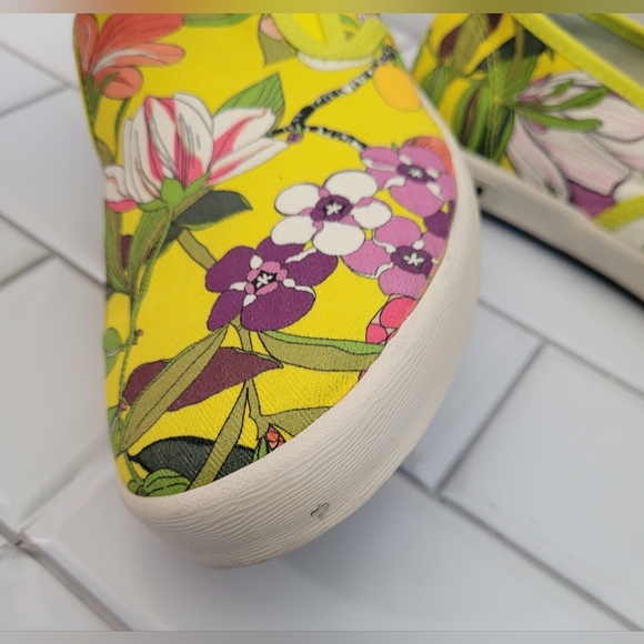 Seavees Trina Turk Baja Slip On Canvas Shoe Fashion Sneaker Yellow Tropical Flor - Picture 9 of 11